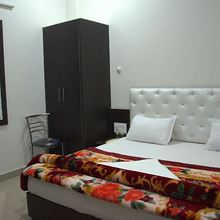 Hotel Mahabir Inn Mathura Exteriör bild