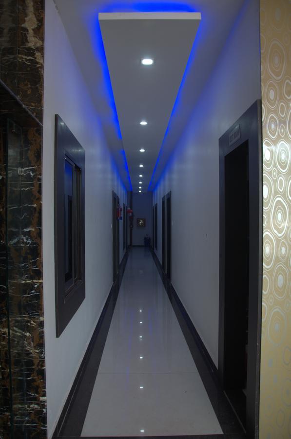 Hotel Mahabir Inn Mathura Exteriör bild